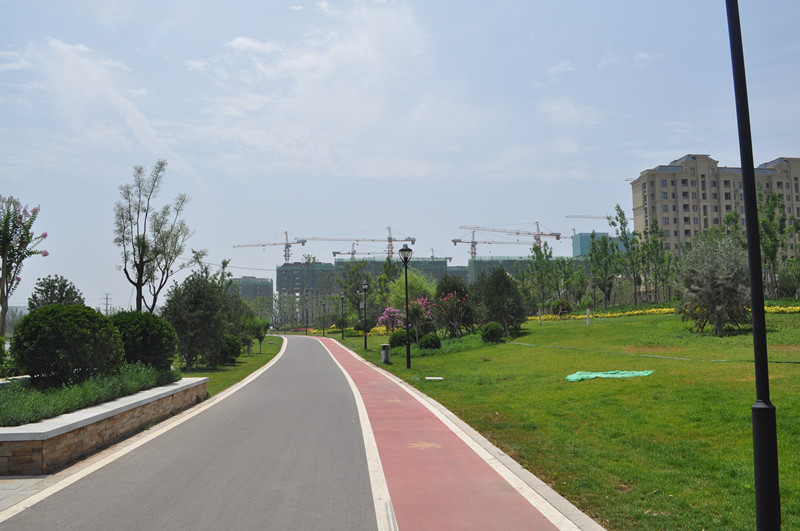 河津市中學師生來大運機車參觀學習